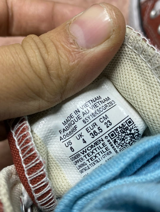 Converse ( Size 36.5 / 6 )