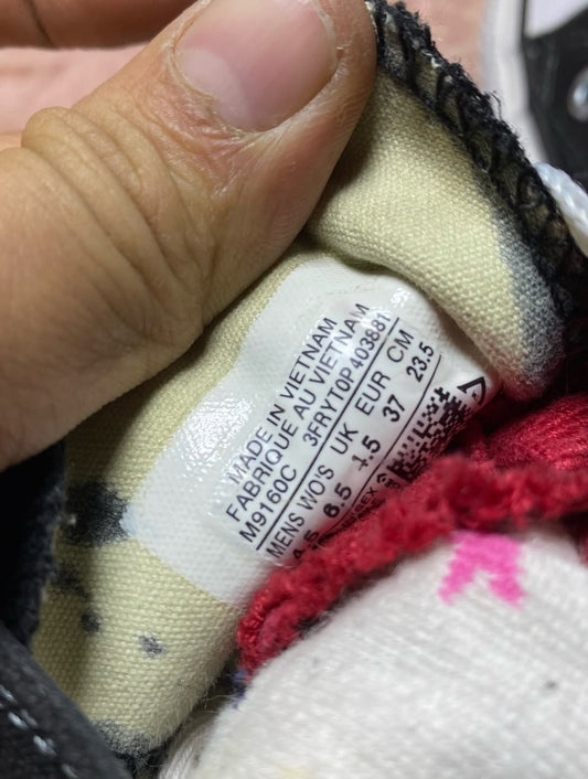 Converse ( Size 37 / 4.5 )