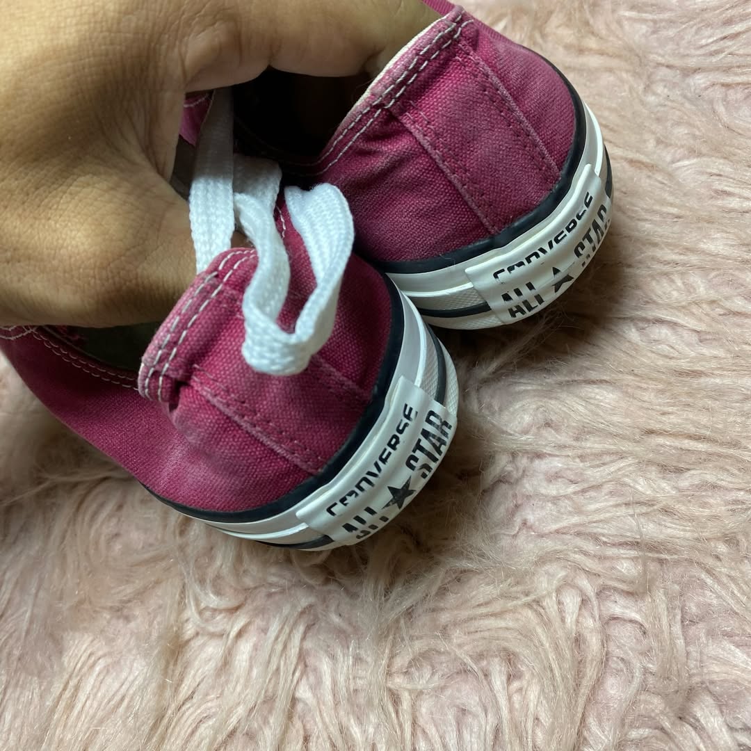 Converse ( Size 38 / 5.5 )