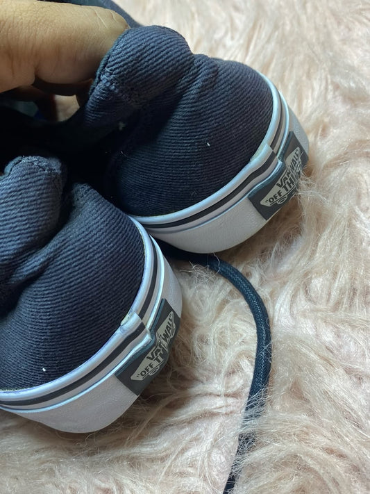 VANS ( Size 44 / 9.5 )
