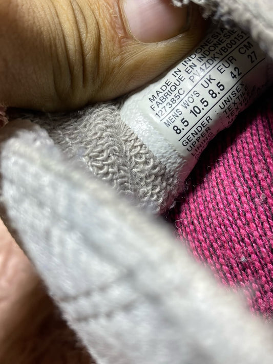 Converse ( Size 42 / 8.5 )