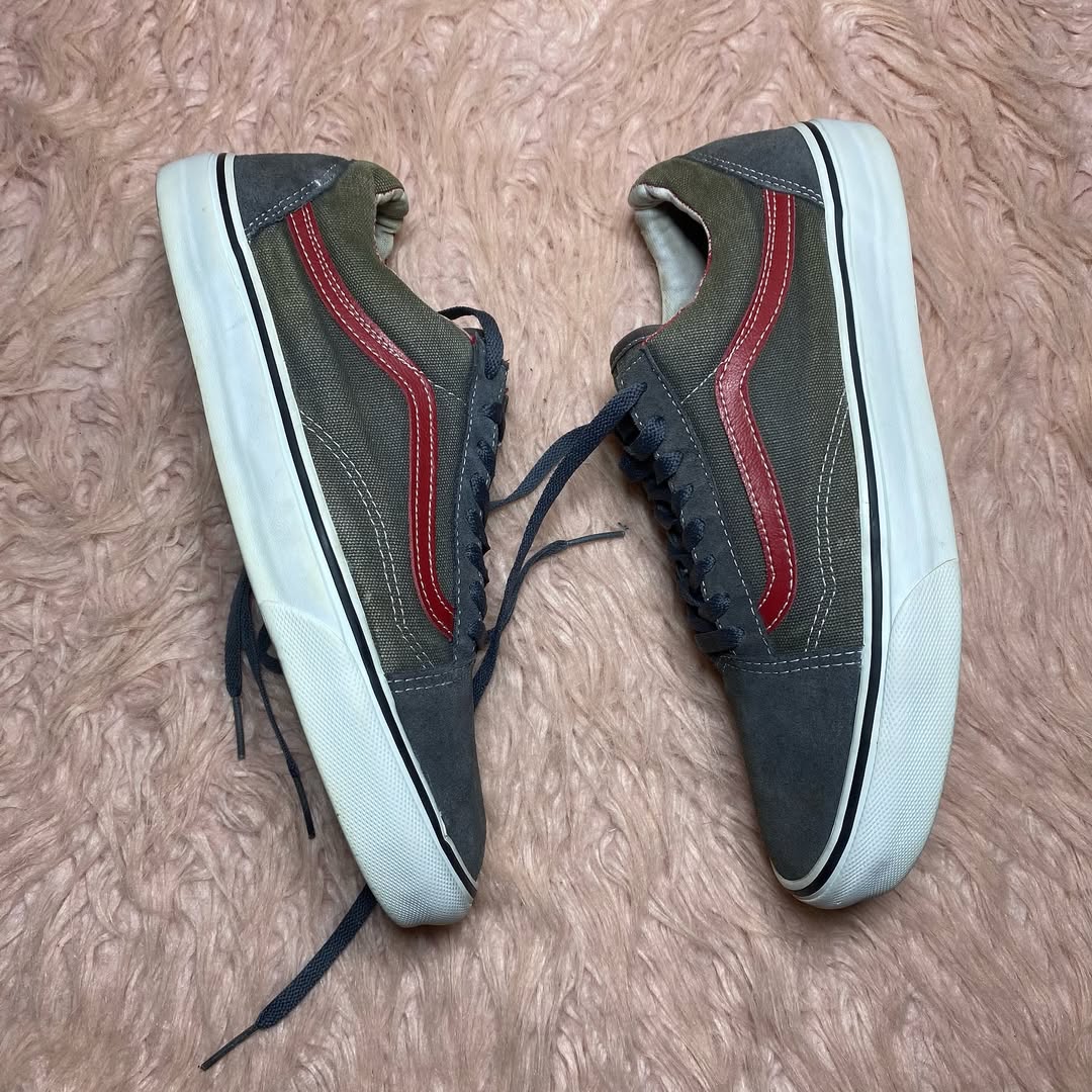 VANS ( Size 44 / 10 )