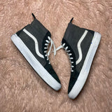 VANS ( Size 42 / 8 )