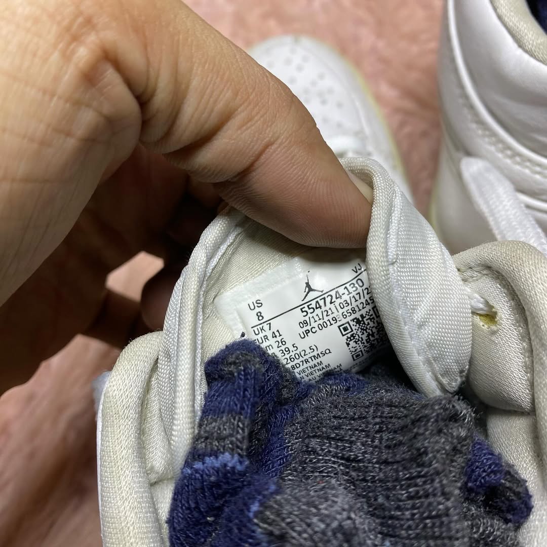 NI-KE ( Size 41 / 8 )