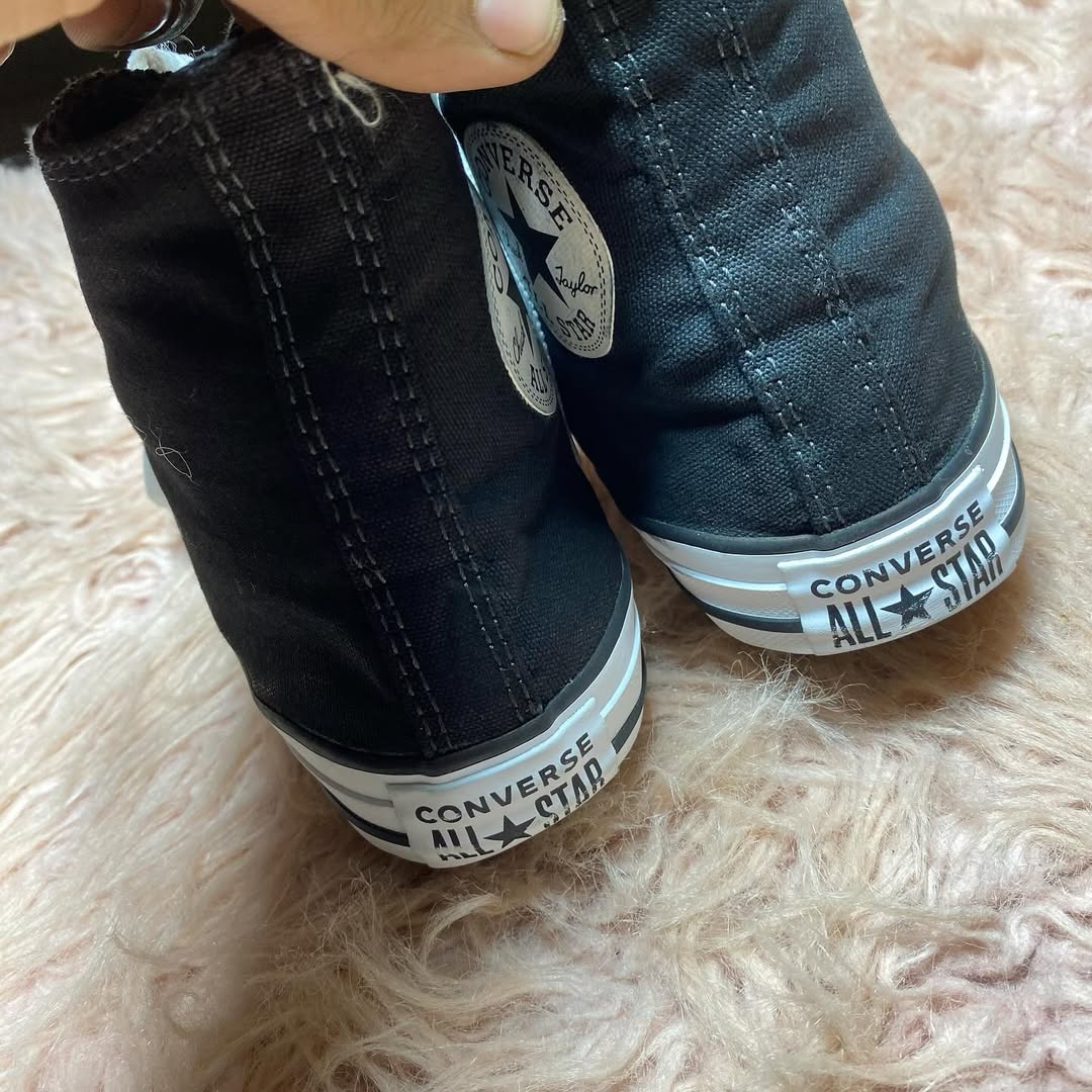 Converse ( Size 38 / 5.5 )