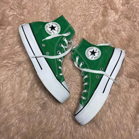 Converse ( Size 37.5-38 / 5-5.5 )