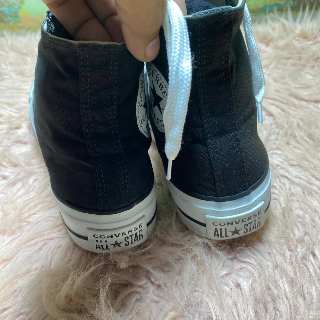 Converse ( Size 37.5 / 5 )