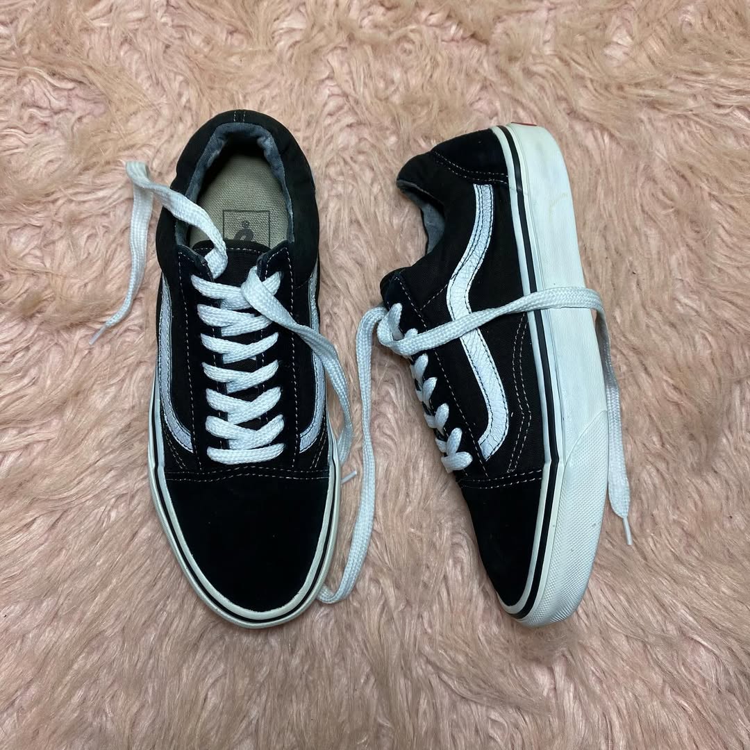 VANS ( Size 38 / 5 )
