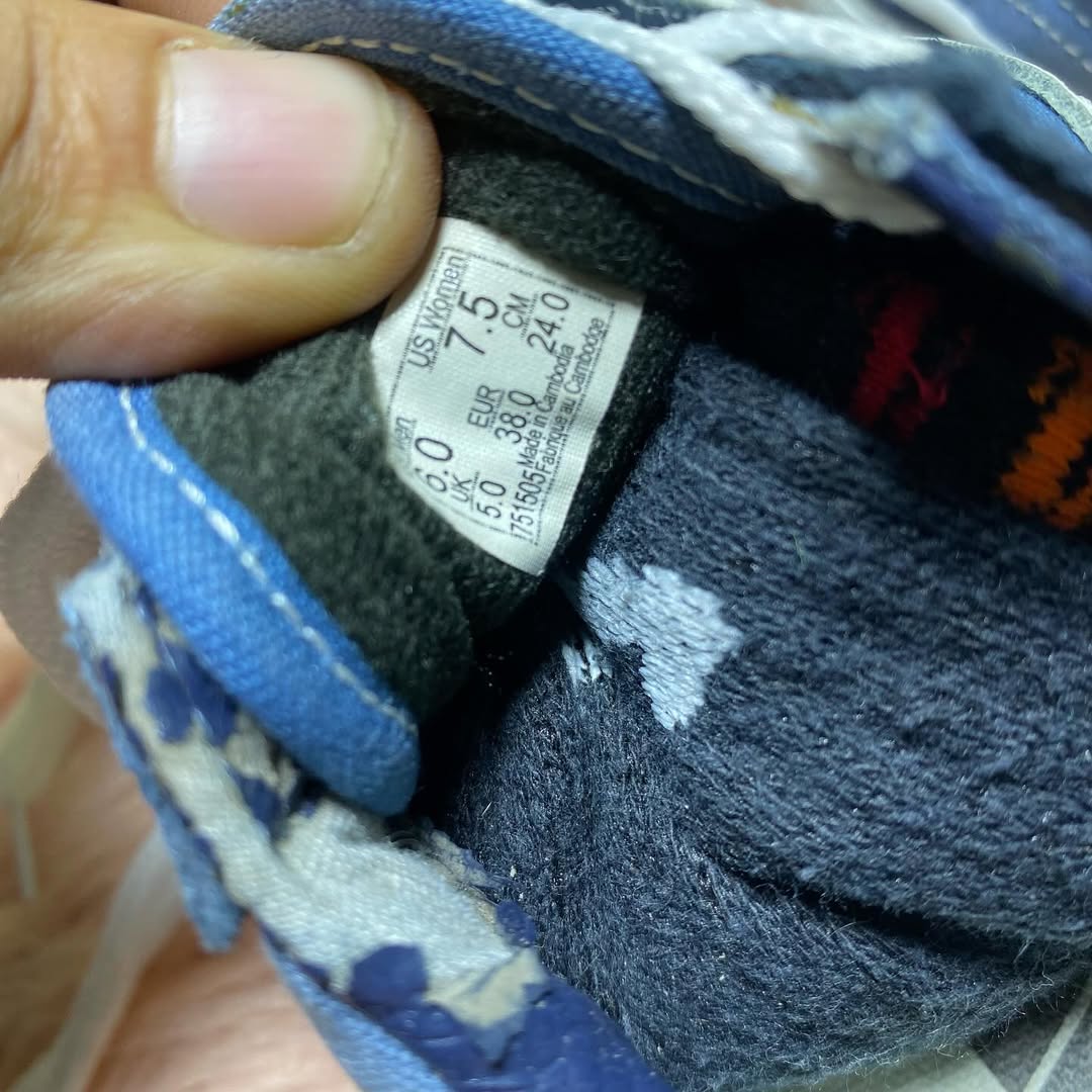 VANS ( Size 38 / 5 )