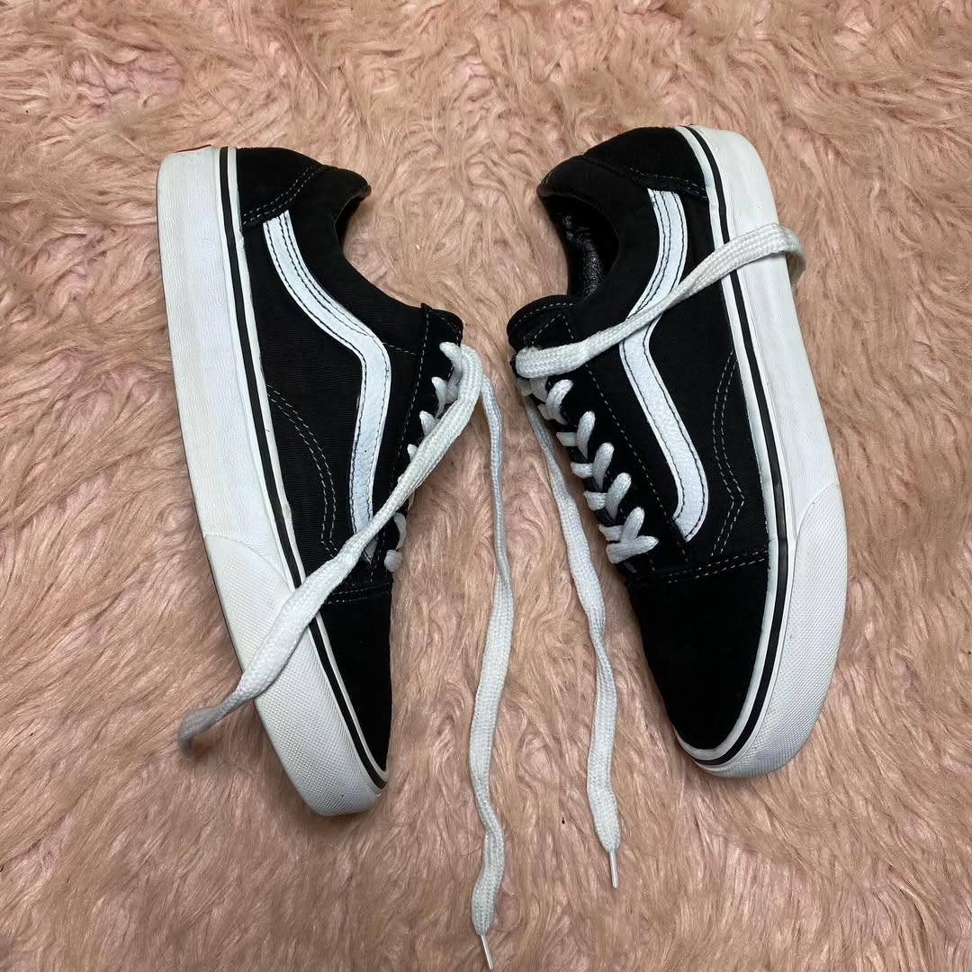 VANS ( Size 38 / 5 )