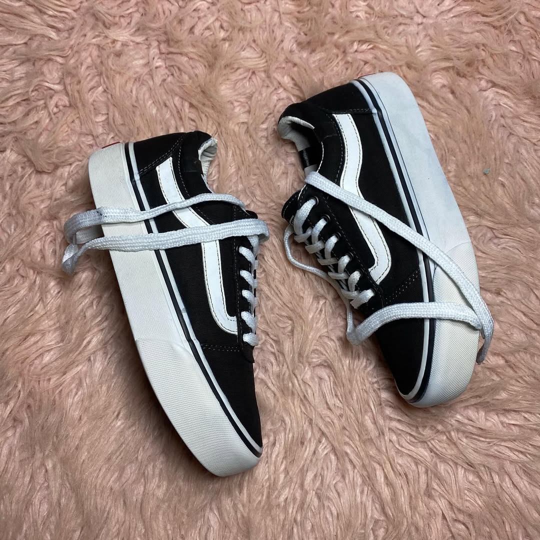 VANS ( Size 37 /  4.5 )