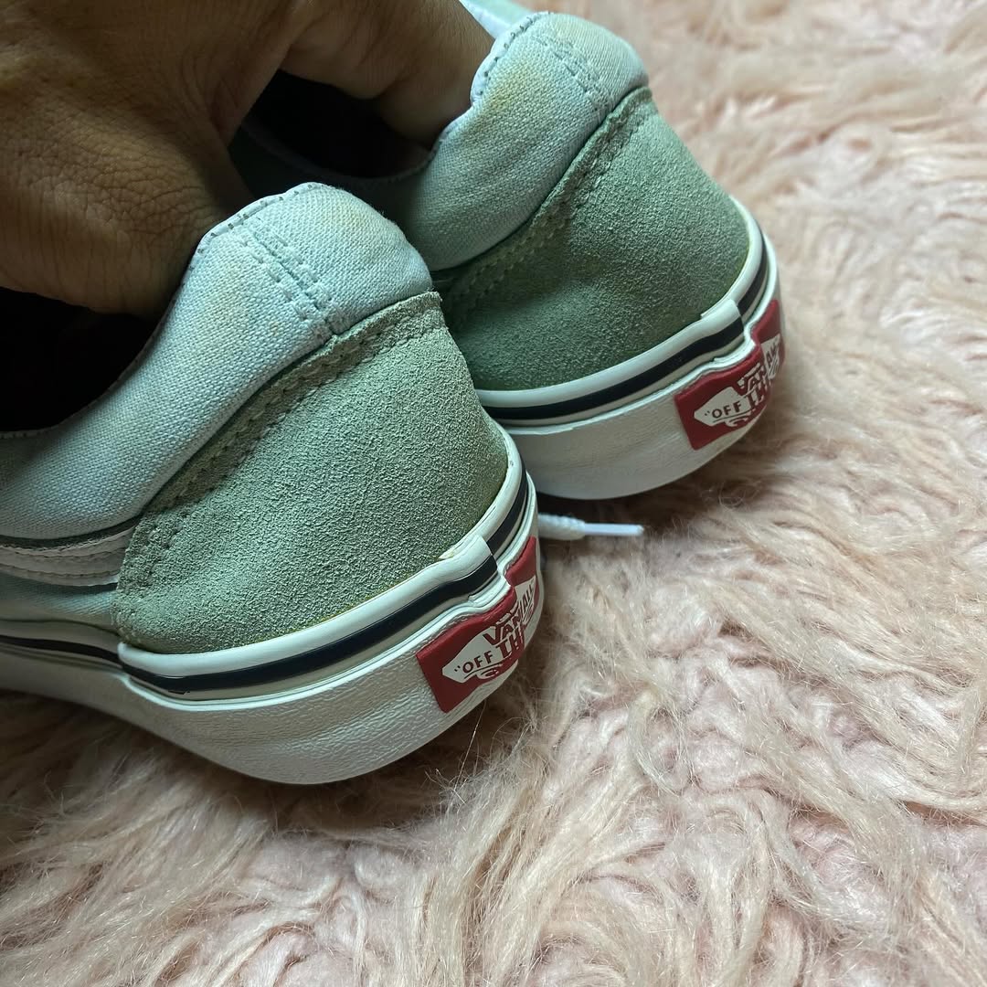 VANS ( Size 38.5 /  5.5 )