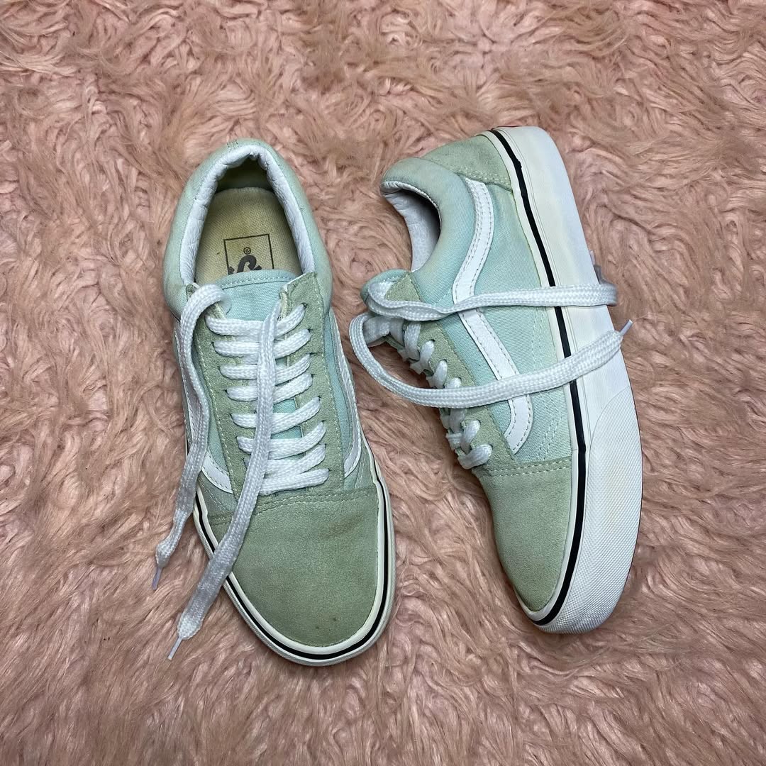 VANS ( Size 38.5 /  5.5 )
