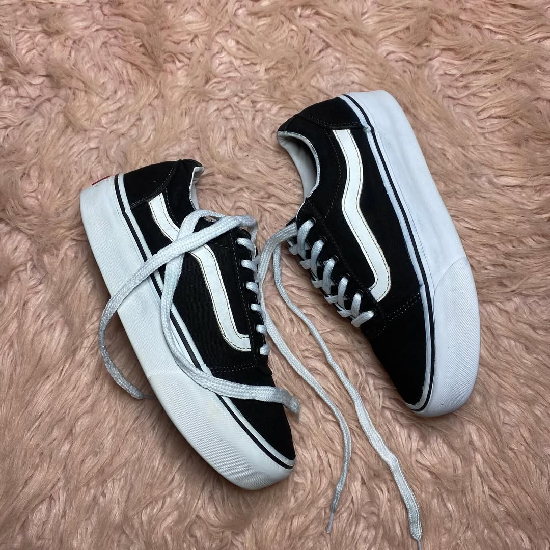 VANS ( Size 37 /  4.5 )