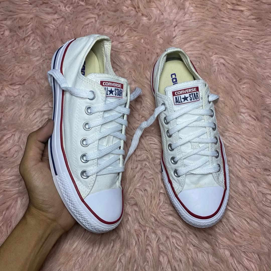 Converse ( Size 39 / 6 )