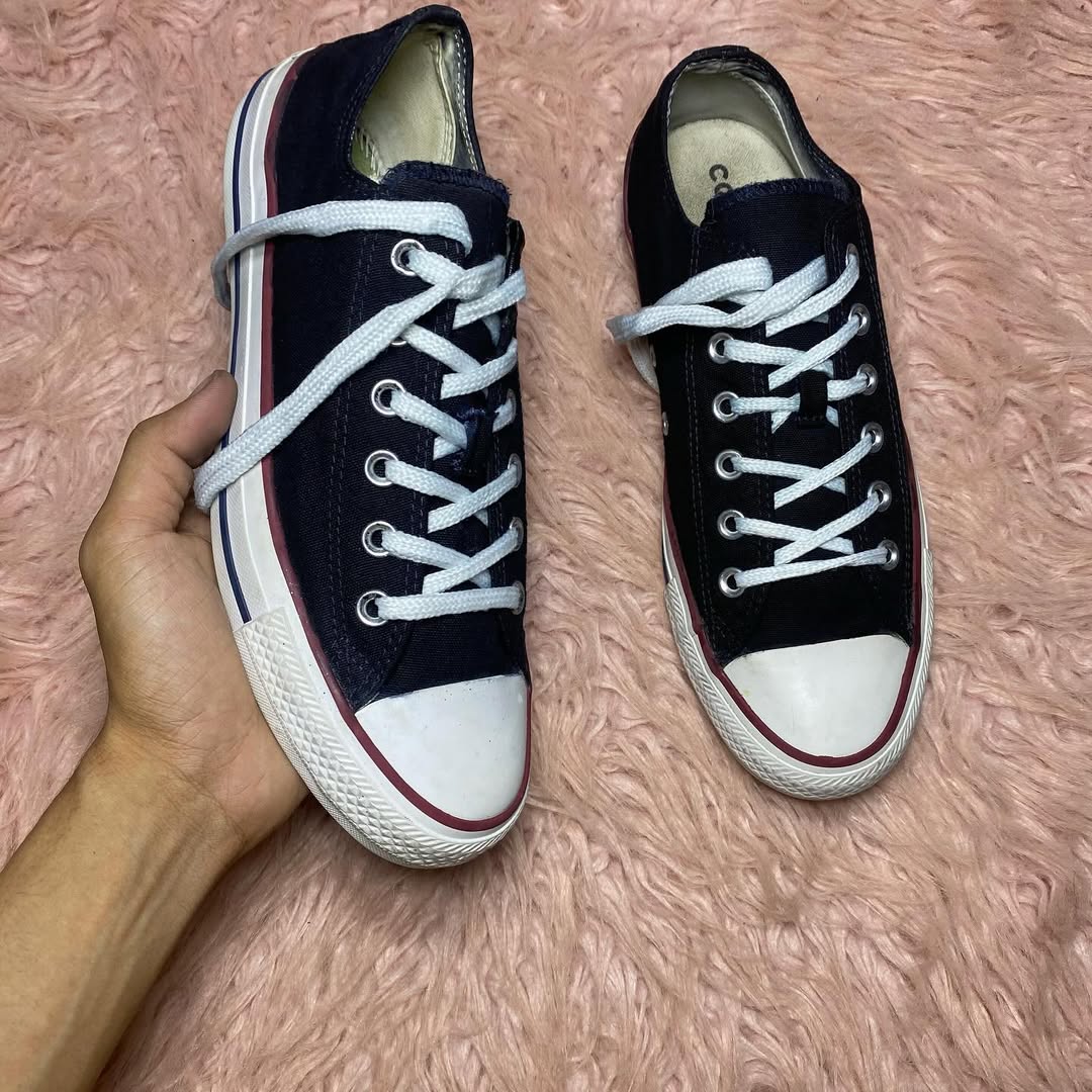 Converse ( Size 39 / 6 )