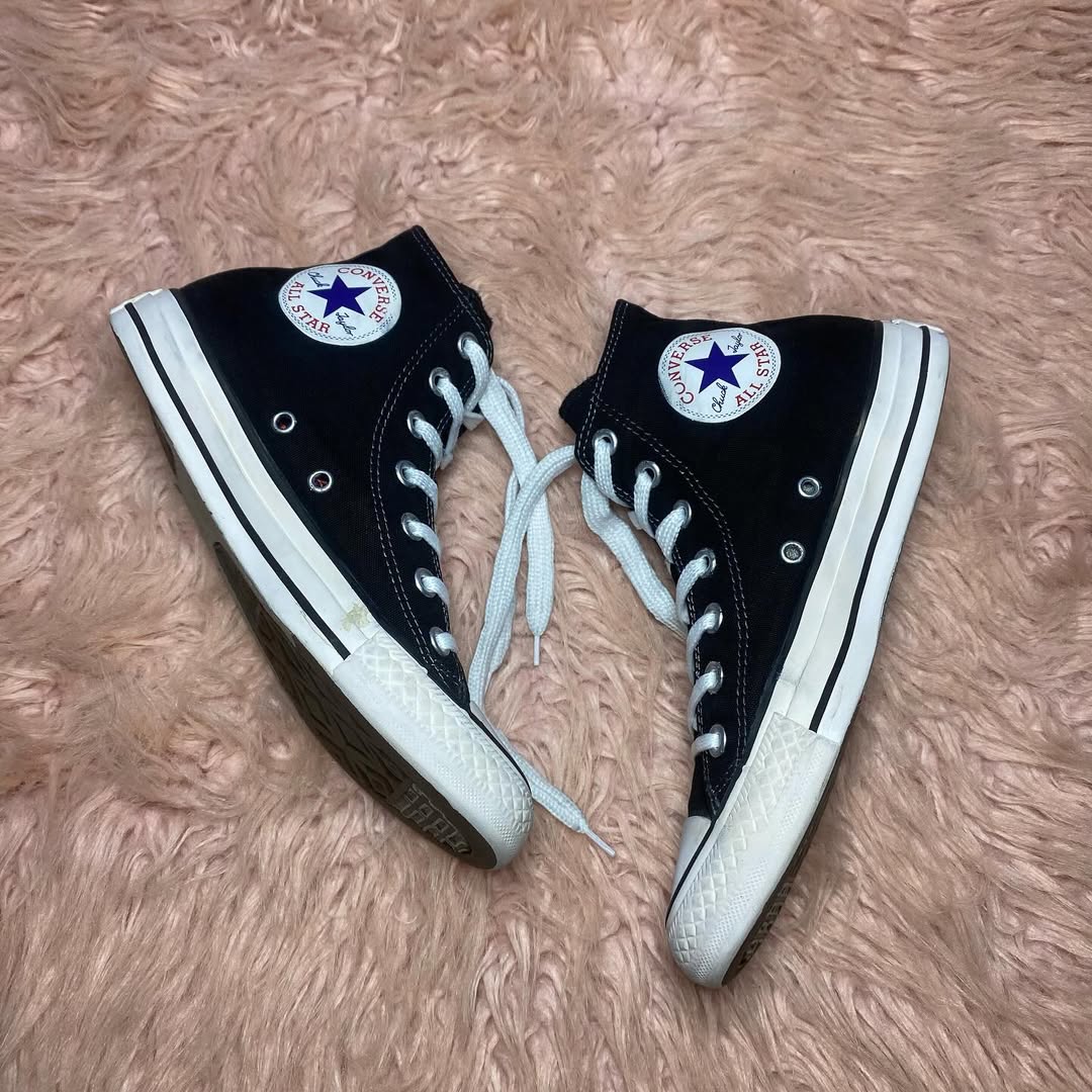 Converse ( Size 37.5 / 5 )