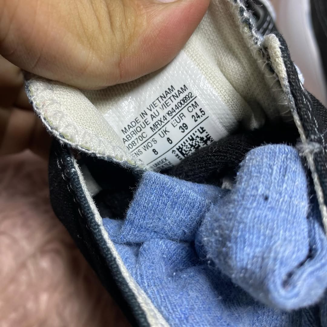 Converse ( Size 39 / 6 )