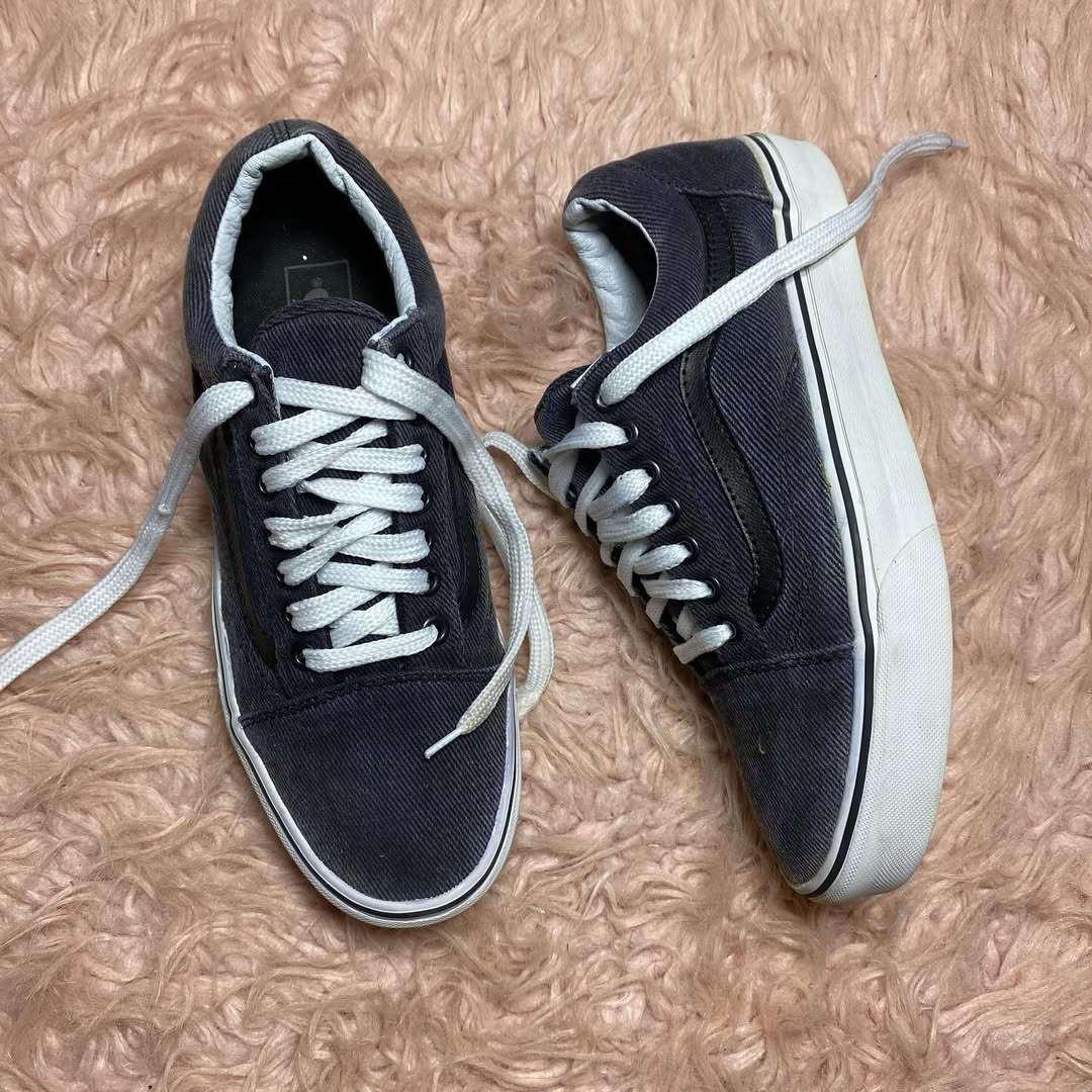 VANS ( Size 40 / 6.5 )