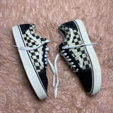 VANS ( Size 40.5-41 / 7-7.5 )