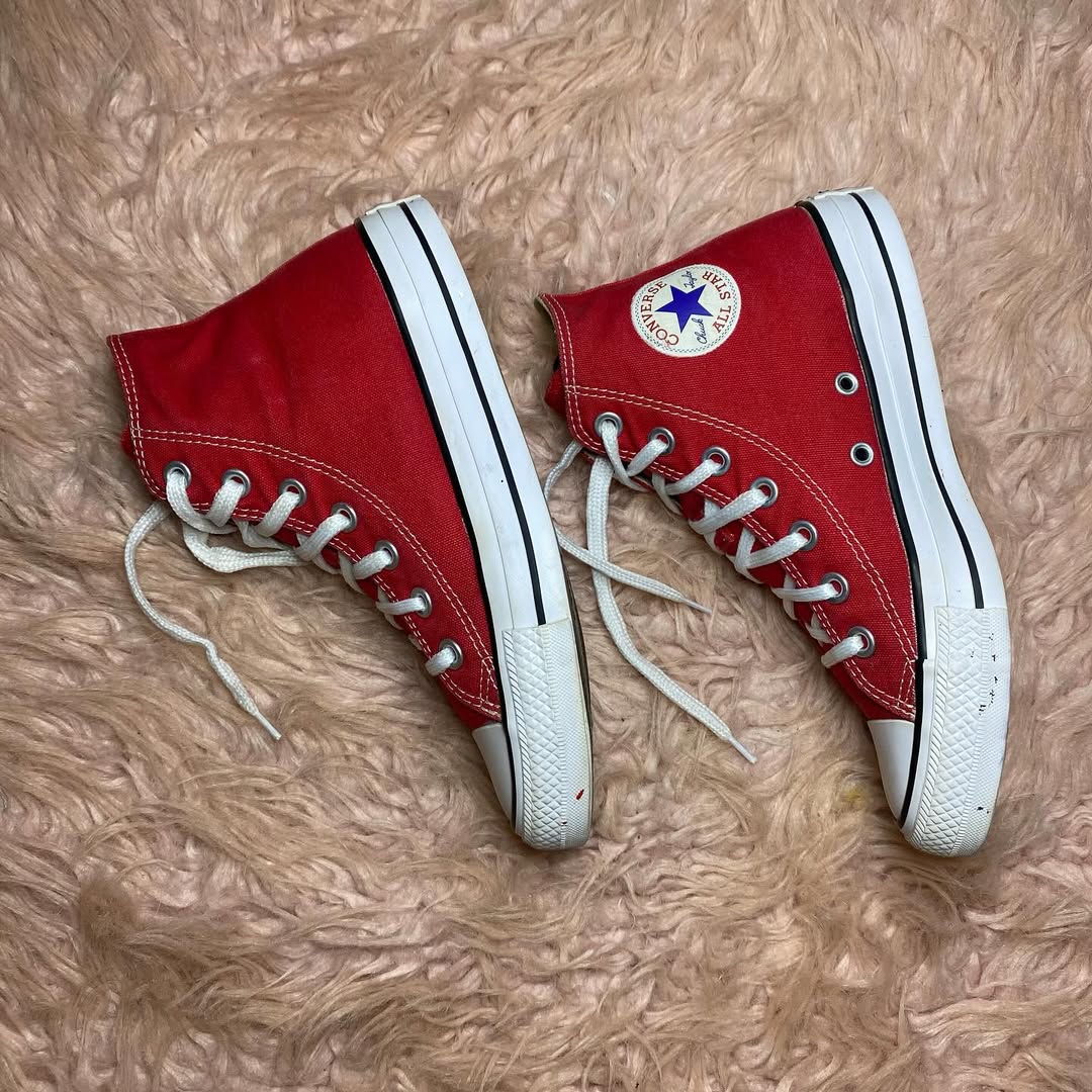 Converse ( Size 36.5 / 6 )