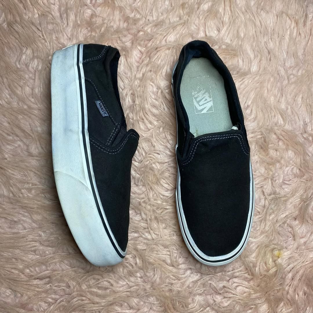 VANS ( Size 39 / 6 )