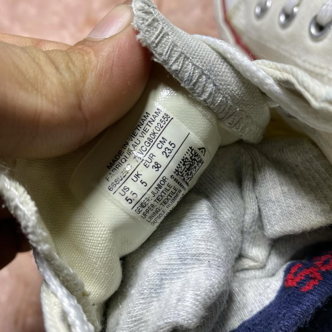 Converse ( Size 38 / 5 )