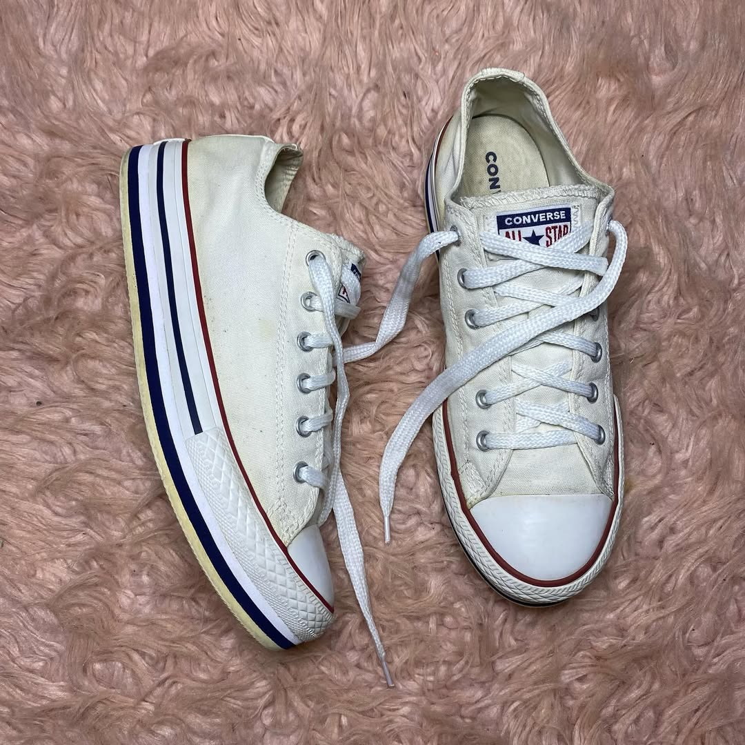 Converse ( Size 38 / 5 )