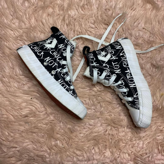 Converse ( Size 28 )