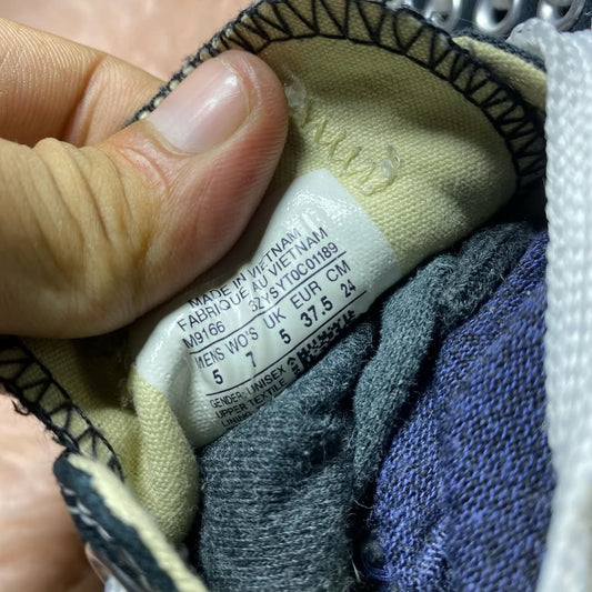Converse ( Size 37.5 / 5 )