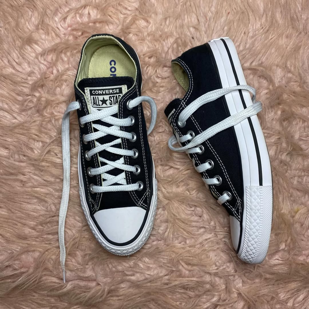 Converse ( Size 37.5 / 5 )