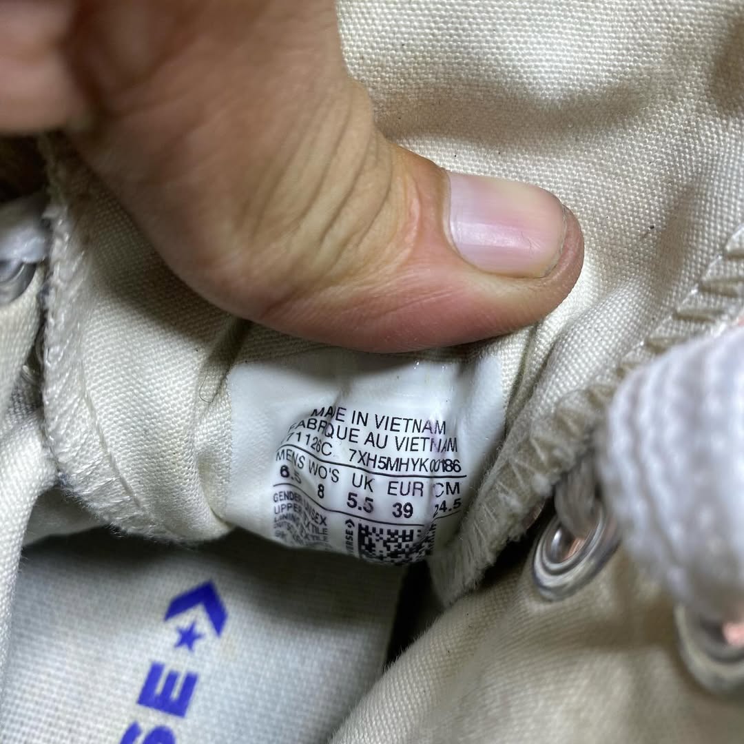 Converse ( Size 39 / 6 )