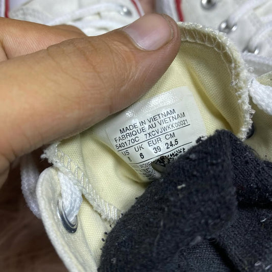 Converse ( Size 39 / 6 )