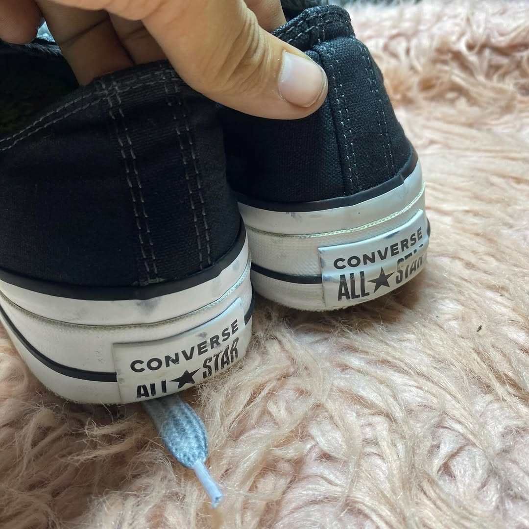 Converse ( Size 39 / 6 )