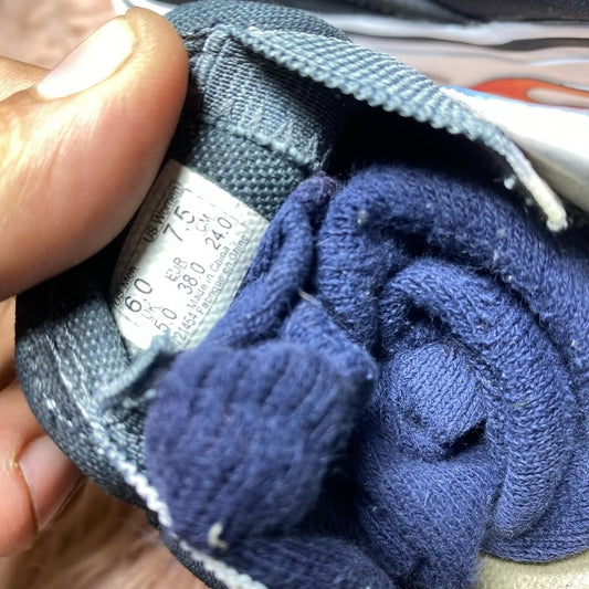 VANS ( Size 38 / 5  )