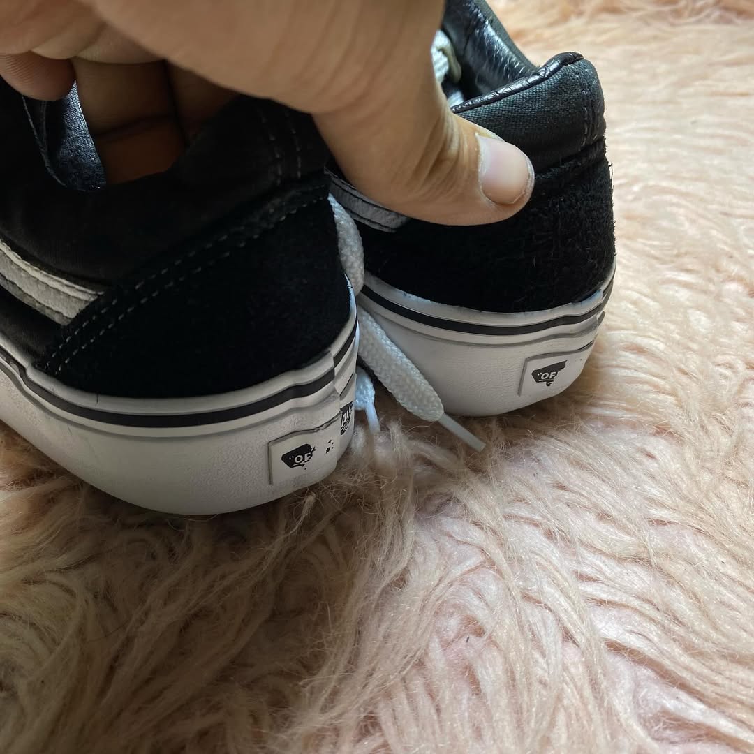 VANS ( Size 38.5 /  5.5 )