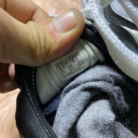 VANS ( Size 38.5 /  5.5 )