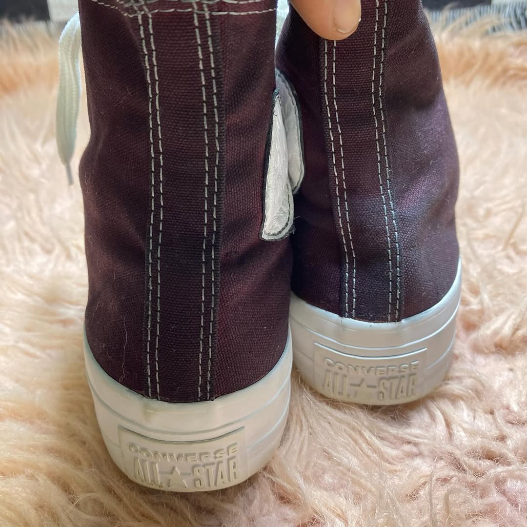 Converse ( Size 37.5 / 5 )