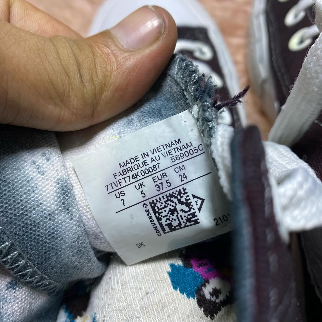 Converse ( Size 37.5 / 5 )