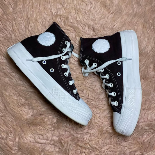 Converse ( Size 37.5 / 5 )