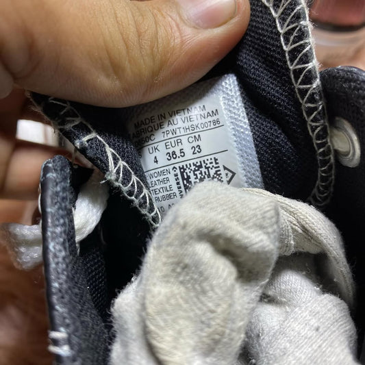 Converse ( Size 36.5 / 6 )