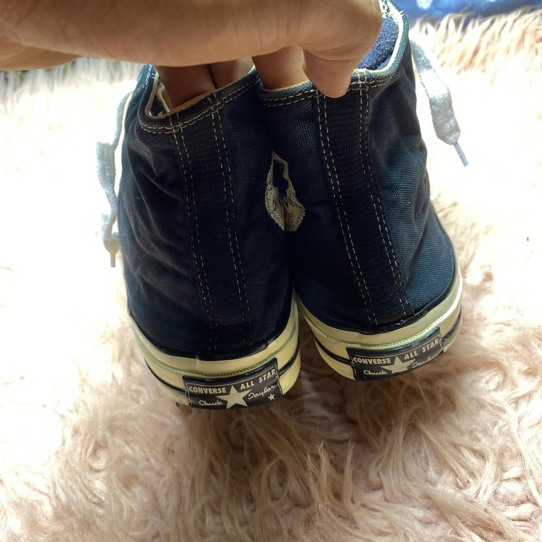 Converse ( Size 41 / 7.5 )