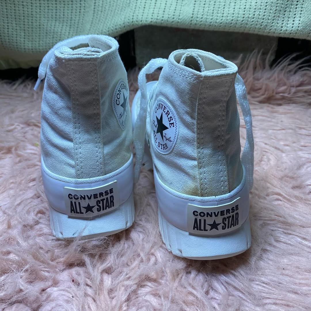 Converse ( Size 38 / 5 )