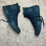 Converse ( Size 38.5-39 / 5.5-6 )