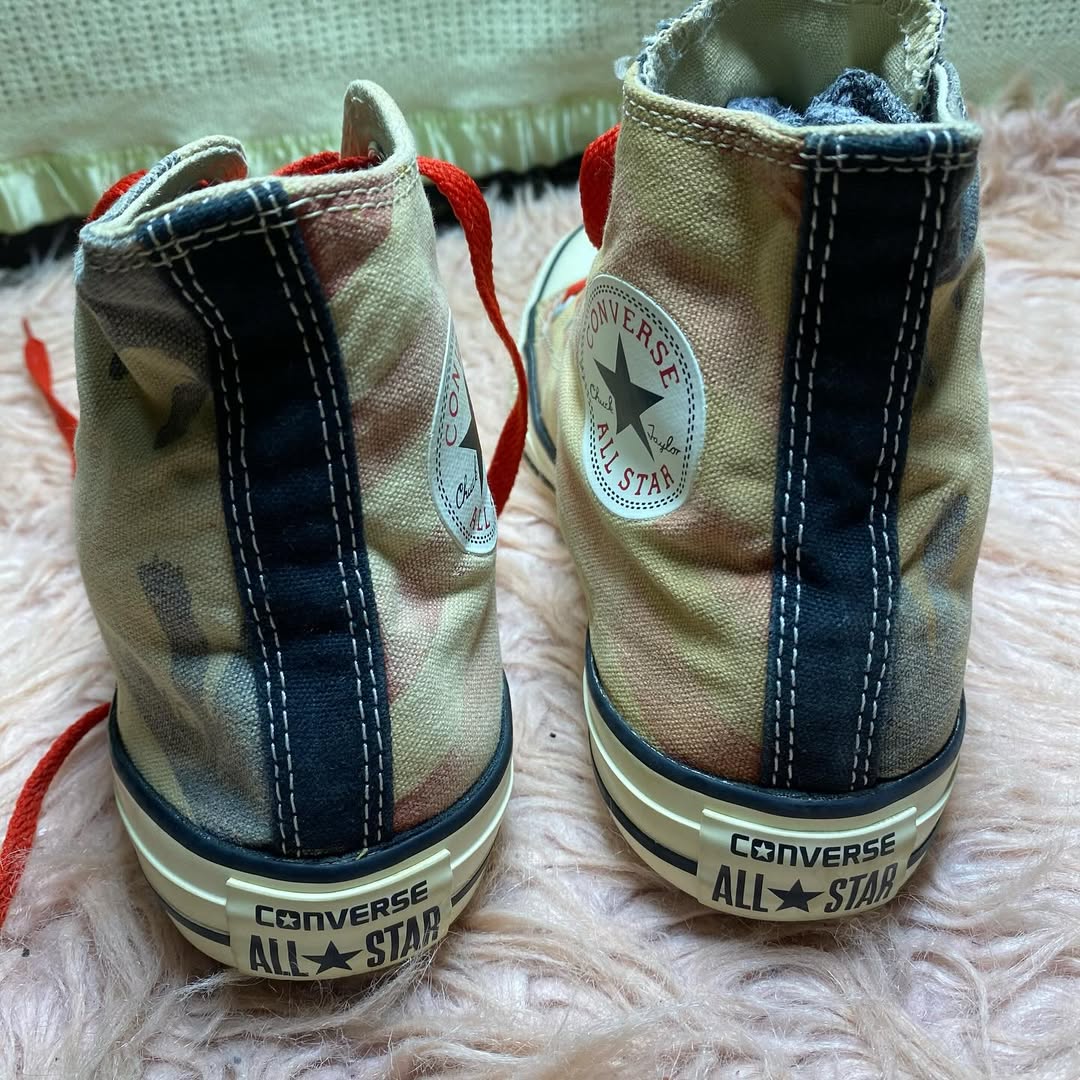 Converse ( Size 39 / 6 )