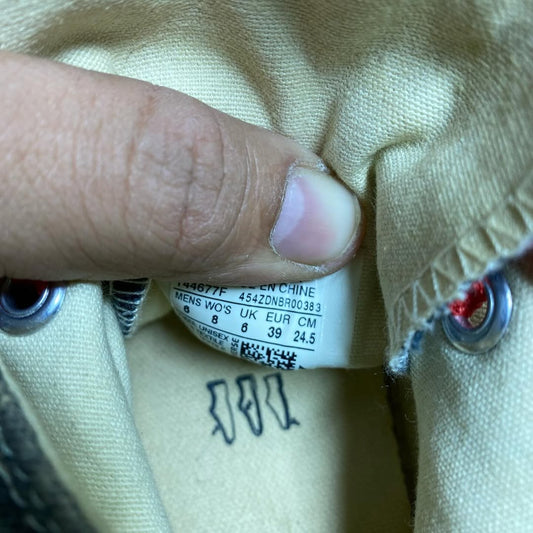 Converse ( Size 39 / 6 )