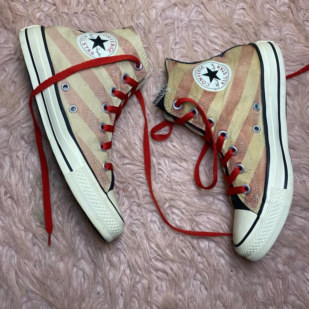 Converse ( Size 39 / 6 )