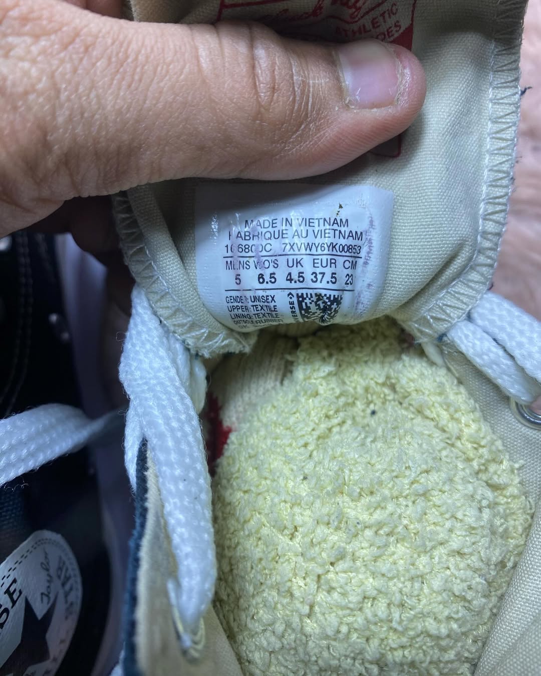 Converse ( Size 37.5 / 5 )