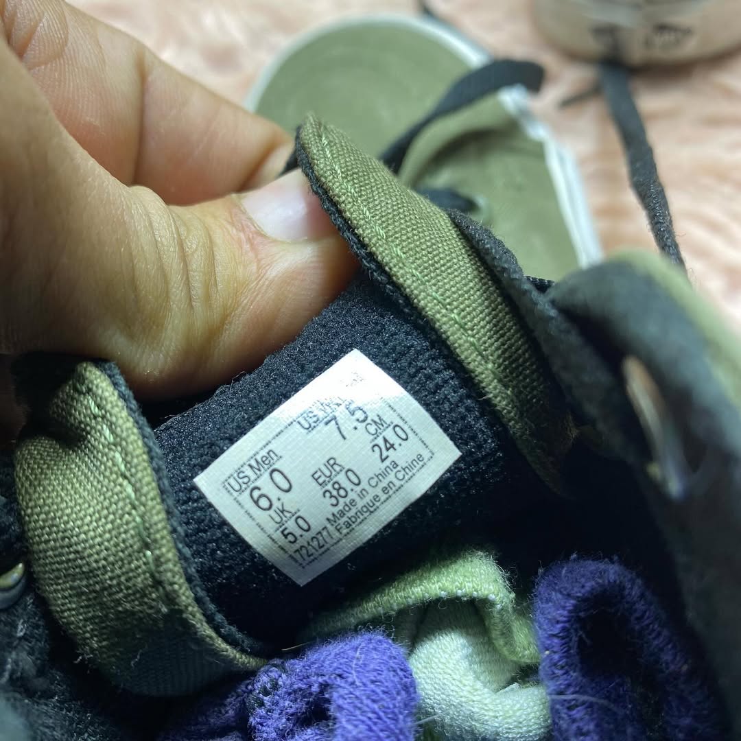 VANS ( Size 38 / 5 )