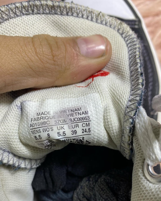 Converse ( Size 39 / 6 )